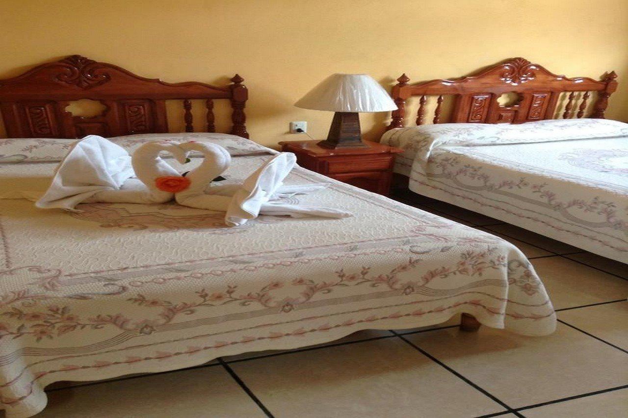 Hotel Posada Camelinas Pátzcuaro Екстериор снимка