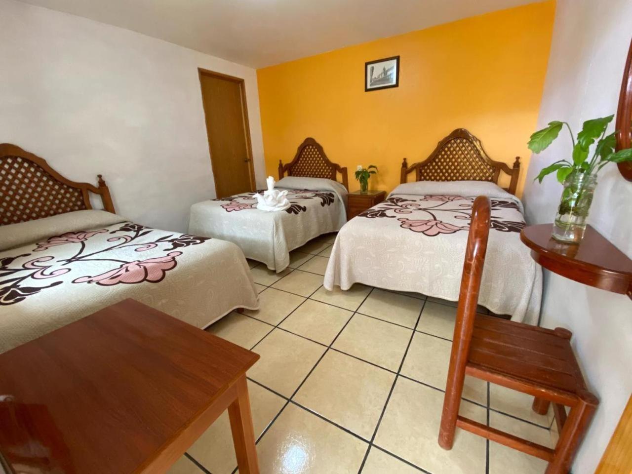 Hotel Posada Camelinas Pátzcuaro Екстериор снимка