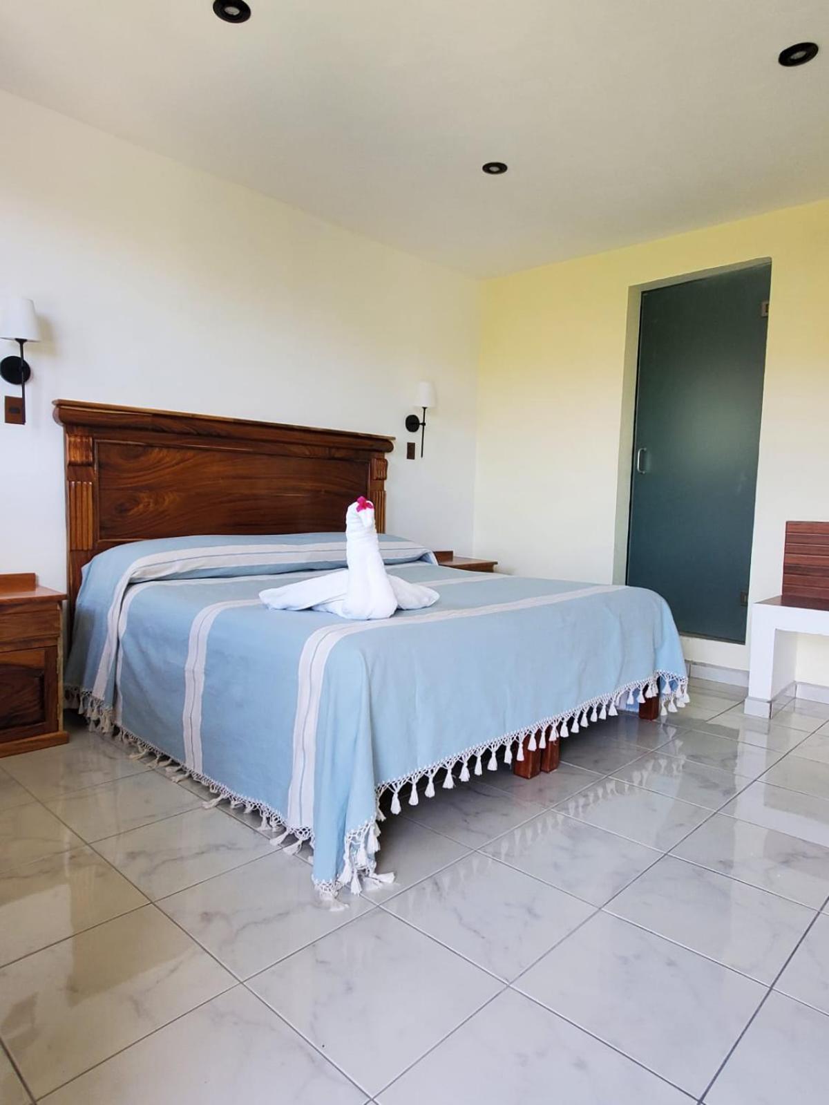 Hotel Posada Camelinas Pátzcuaro Екстериор снимка