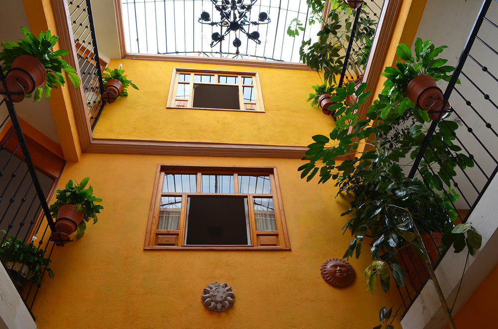 Hotel Posada Camelinas Pátzcuaro Екстериор снимка