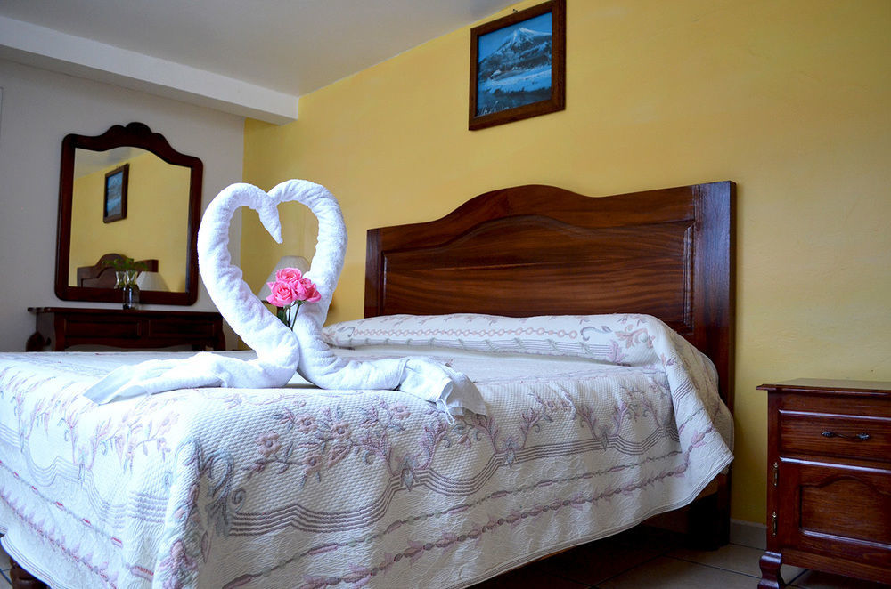 Hotel Posada Camelinas Pátzcuaro Екстериор снимка